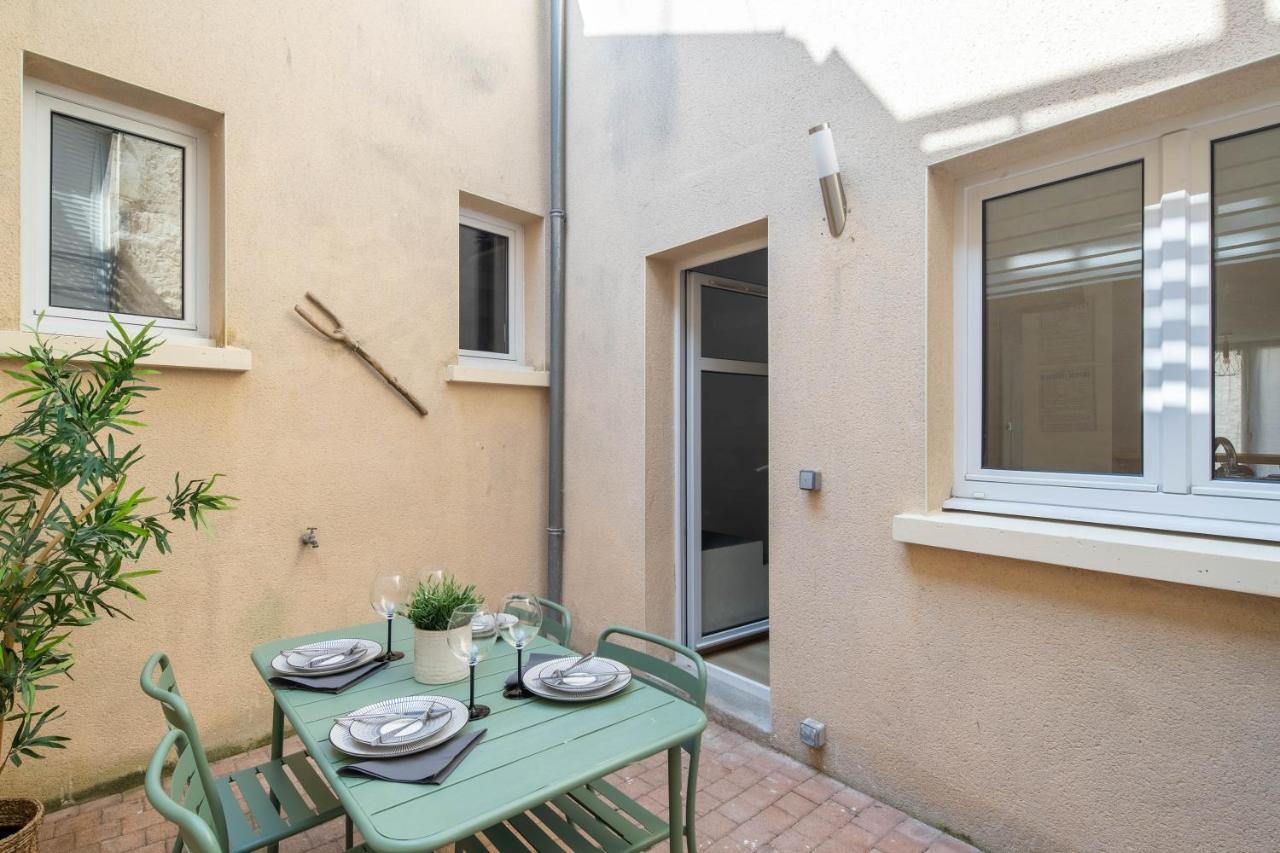 Maison De Ville En Plein Centre Avec Terrasse ปัวติเยร์ ภายนอก รูปภาพ